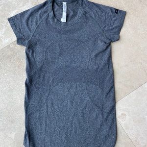 LULULEMON: NWOT- SHORT SLEEVE WK-OUT -6